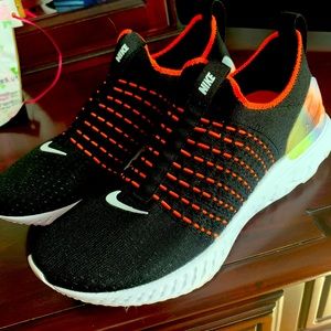 Nike Phantom React Flyknit 2 Running  size 8